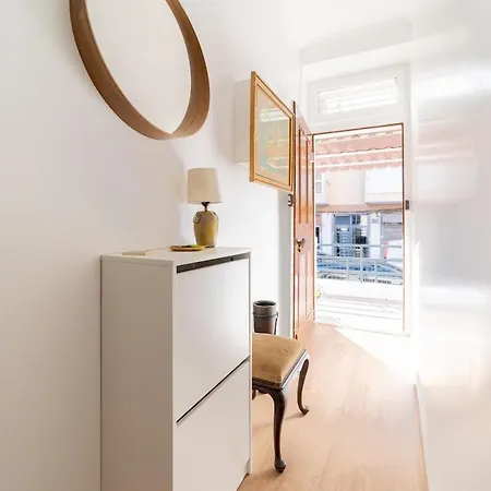 Charming 4-bedroom House With Terrace ליסבון