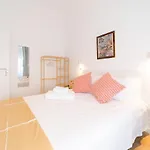 4 Bedroom House With Garden Parking In Benfica Feriehus *