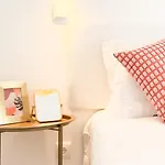 4 Bedroom House With Garden Parking In Benfica Σπίτι διακοπών *