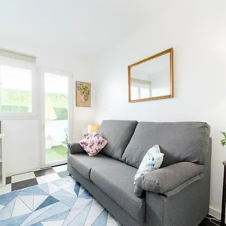 Charming 4-bedroom House With Terrace Сasa de vacaciones