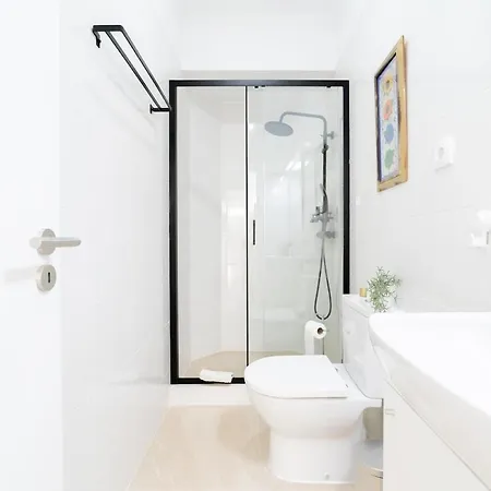 Сasa de vacaciones Charming 4-bedroom House With Terrace Lisboa