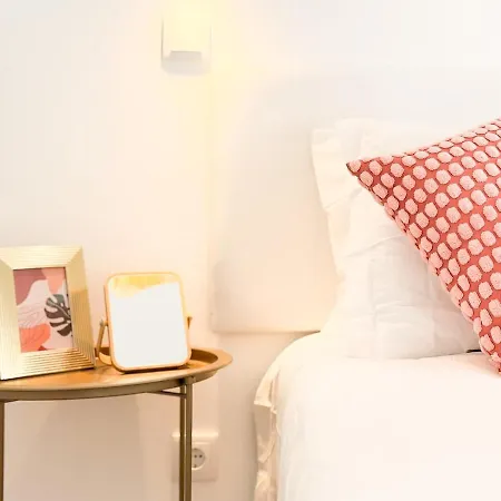 Charming 4-bedroom House With Terrace Сasa de vacaciones *