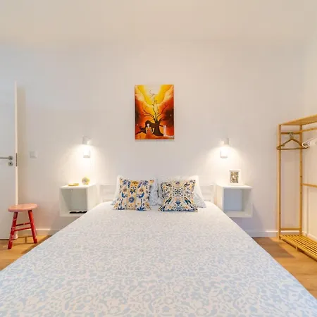 4 Bedroom House With Garden Parking In Benfica Casa de Férias *
