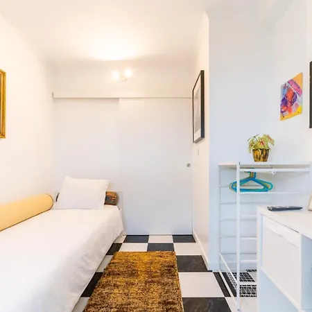 4 Bedroom House With Garden Parking In Benfica Casa de Férias