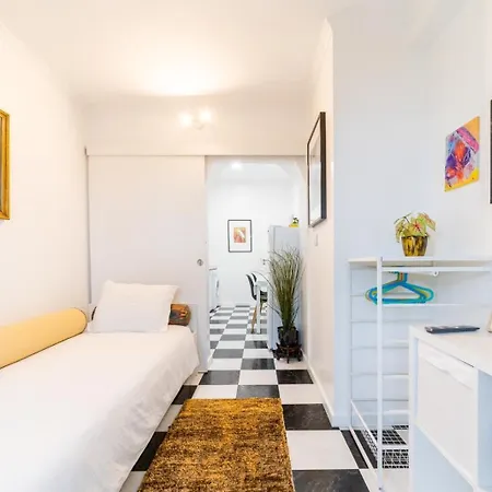Casa de Férias 4 Bedroom House With Garden Parking In Benfica *