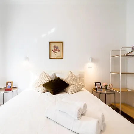 4 Bedroom House With Garden Parking In Benfica Prázdninový dům Lisboa
