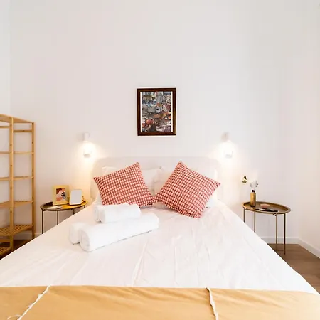 4 Bedroom House With Garden Parking In Benfica Prázdninový dům Lisboa