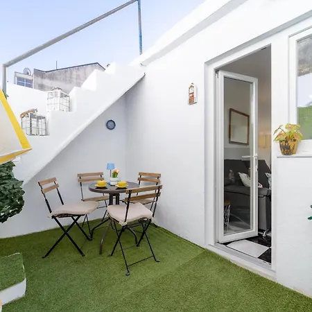 4 Bedroom House With Garden Parking In Benfica Prázdninový dům Lisboa