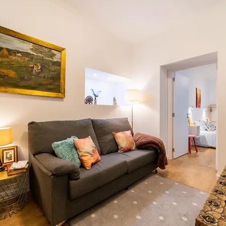 Prázdninový dům 4 Bedroom House With Garden Parking In Benfica