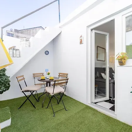 Charming 4-bedroom House With Terrace Tatil Evi Lisboa