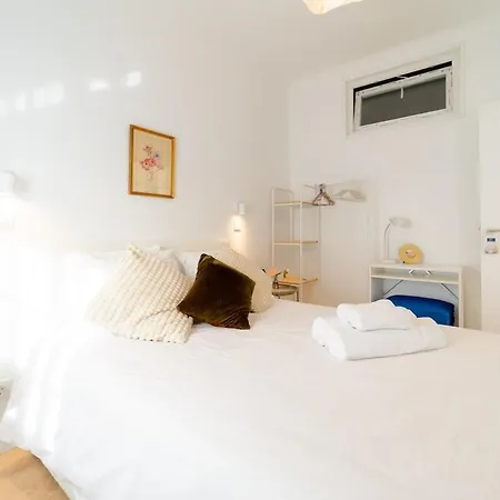 Tatil Evi Charming 4-bedroom House With Terrace Lisboa